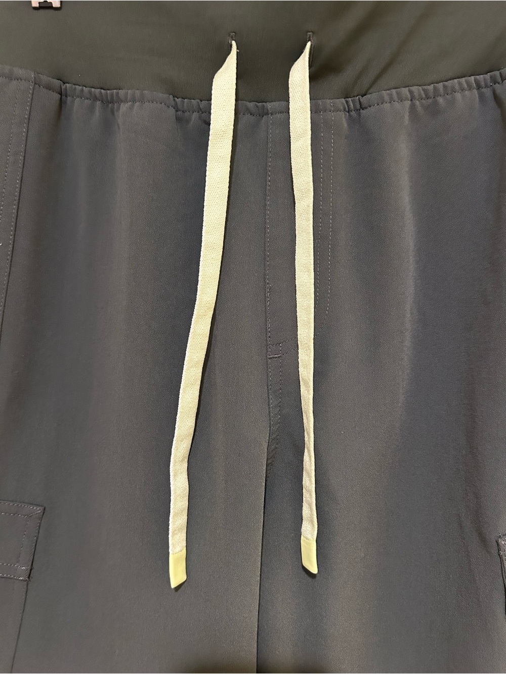 Fig’s Women Technical Collection Slate/ Green Cargo Scrub Pants Size Medium Tall - Picture 2 of 5
